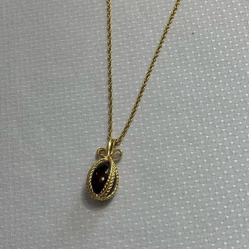 Vintage Joan Rivers Carnelian Faberge Egg Bow Trim Pendant Gold Necklace